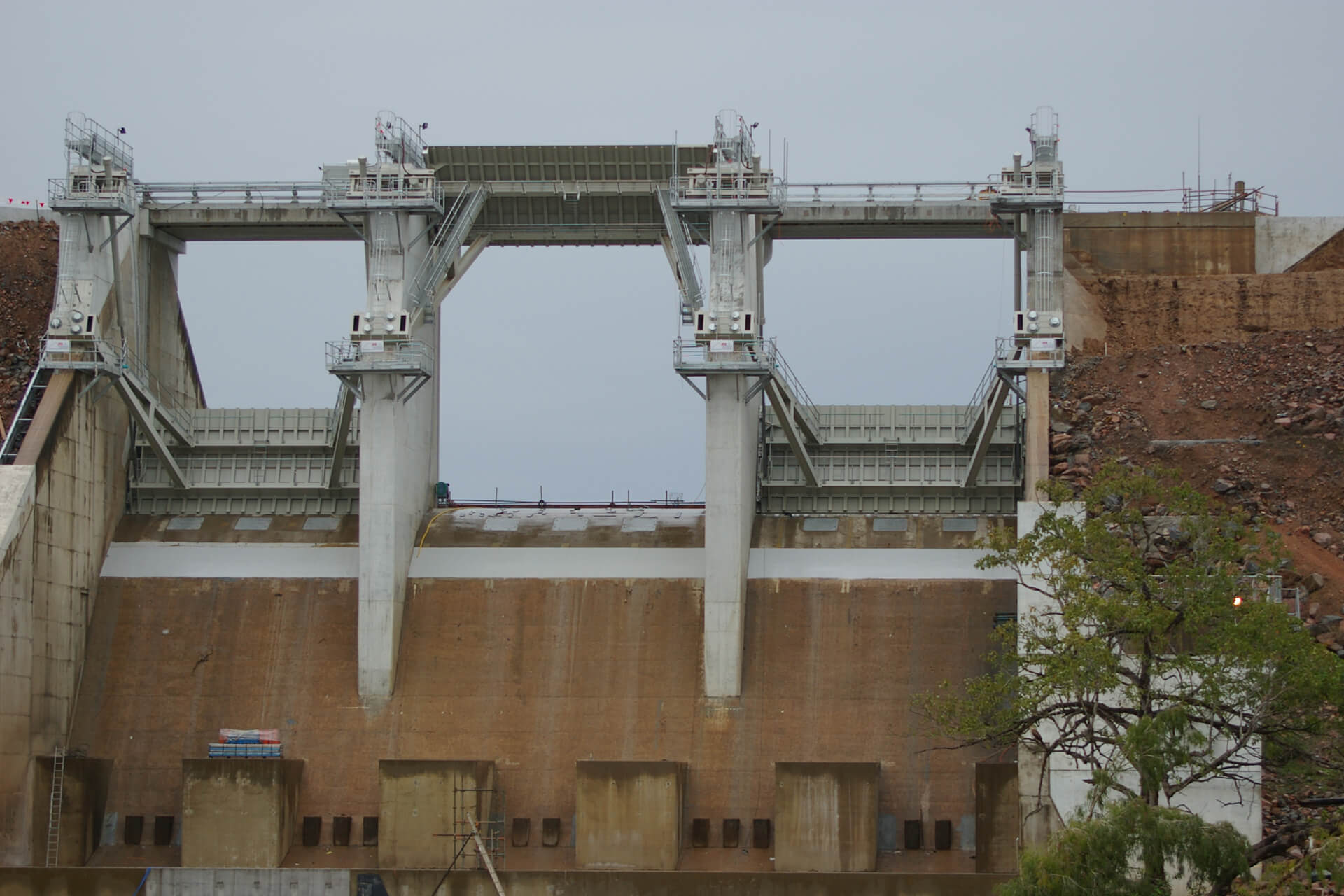 Ross River Dam Radial Gate